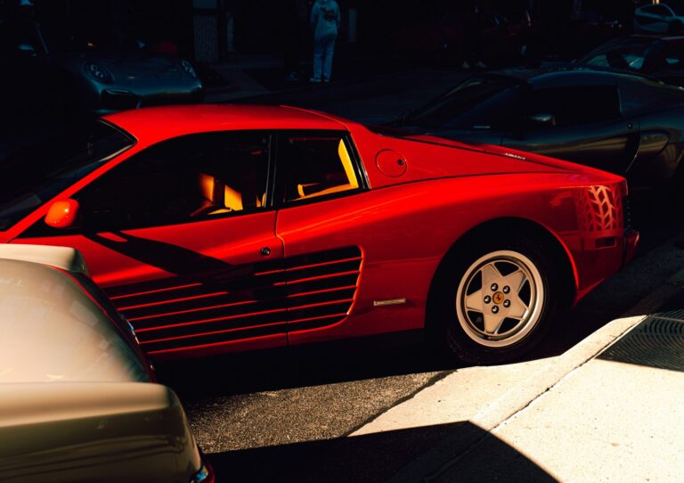 De legendarische Ferrari Testarossa: een iconische legende op de weg